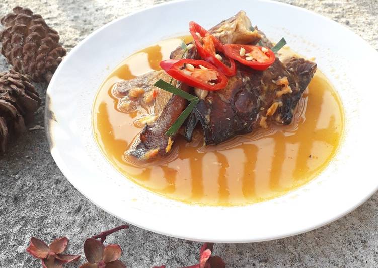 Resep Ikan Pari Asap Masak Habang Lezat