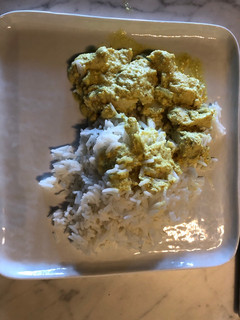 Une photo de Poulet au curry et coco