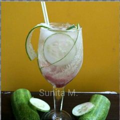Classic detox water A picture of Classic detox water.