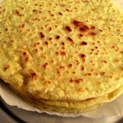 A picture of Chulivarchi Gavran Puran Poli - Khuskhushit ani Mokli.