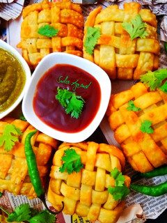 A picture of Mat Chatai Samosa.