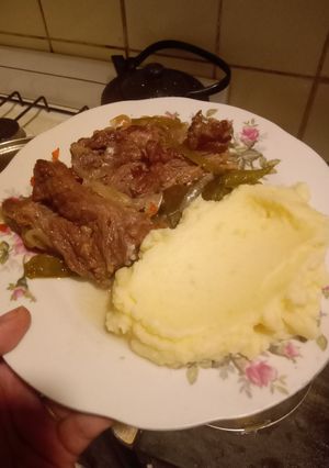Una foto de Se corta con cuchara: Carne a la cacerola