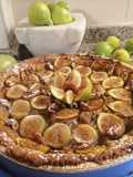 Crostata con marmellata di fichi, fichi freschi, e noci al profumo di limone