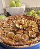 Crostata con marmellata di fichi, fichi freschi, e noci al profumo di limone