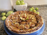 Crostata con marmellata di fichi, fichi freschi, e noci al profumo di limone