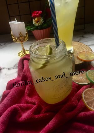 A picture of Pineapple and sprite frizzle.