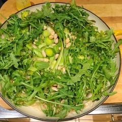 A picture of Leek Orzotto with Asparagus and rocket.