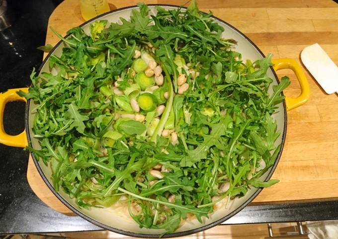 Recipe of Award-winning Leek Orzotto with Asparagus and rocket