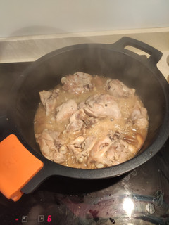 Una foto de Pollo con ajo