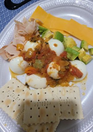 Una foto de Huevitos en salsa ranchera con jamón queso bajo en grasa 🥑