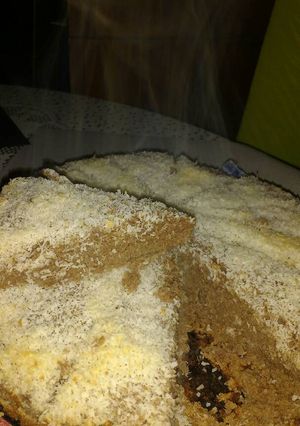Una foto de Torta de coco y chocolate. Sin azúcar ni harina