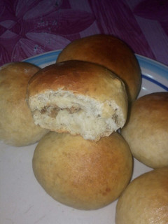 A picture of Stuffed buns.