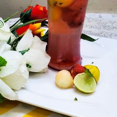 A picture of Melon ball punch.