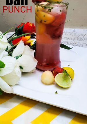 A picture of Melon ball punch.