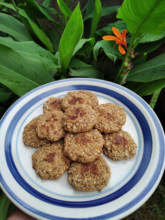 Una foto de Galletitas veganas saludables -banana y manzana- 🍪🍪 :)