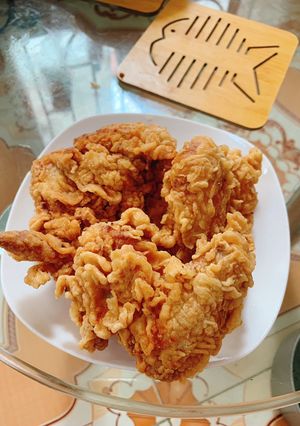 Hình của món Cánh gà/đùi gà chiên bột phồng như KFC.