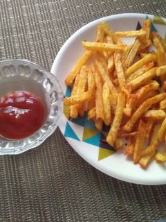 બટેટાની ચિપ્સ (Potato Chips Recipe in Gujarati) રેસીપી મુખ્ય ફોટો