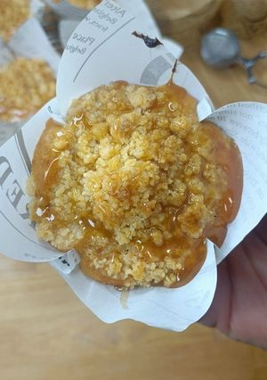Une photo de 🍎Muffin aux Pommes Crumble à l'Amande et Caramel Beurre Salé