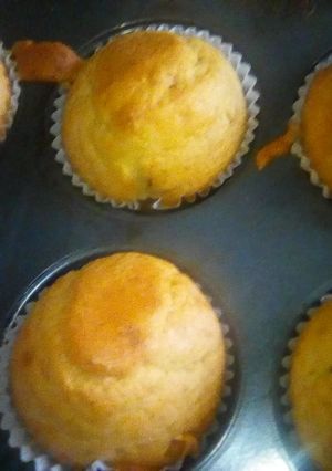 A picture of Orange Flavored Cupcakes.