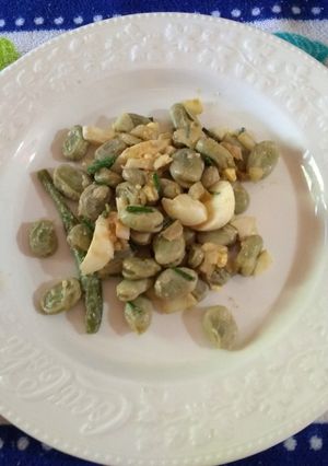 Una foto de Ensalada de habas verdes