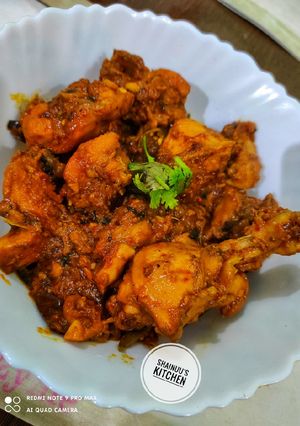 A picture of Khade masale ka Chicken.