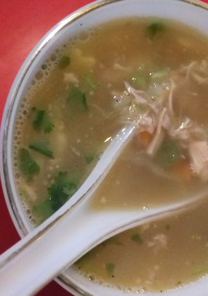 চিকেন স্যুপ(chicken soup recipe in Bengali) রেসিপির প্রধান ছবি