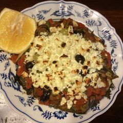 A picture of California Farm Greek Pizza.