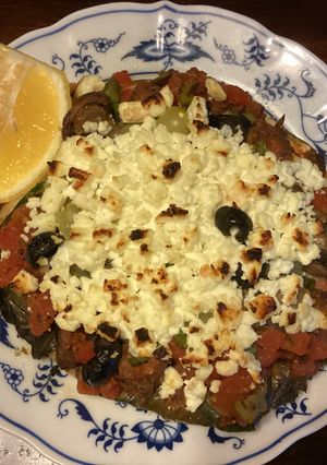 A picture of California Farm Greek Pizza.