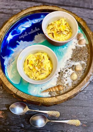 A picture of Kesar elaichi shrikhand.