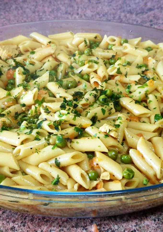 Una foto de Receta fácil de macarrones con verduras y pollo