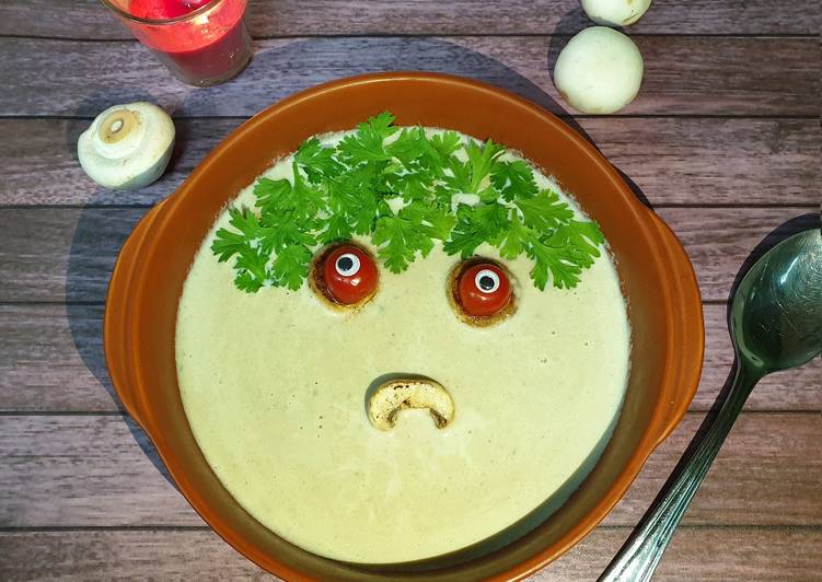 How to Prepare Homemade Spooky Mushroom soup