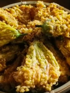 மிருதுவான பொறிக்கப்பட்ட பரங்கிகாய் மலர்கள் (Parankikaai malar fry recipe in tamil) செய்முறை முக்கிய புகைப்படம்