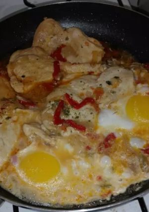 Una foto de ¡Pechugas a la criolla con huevo !