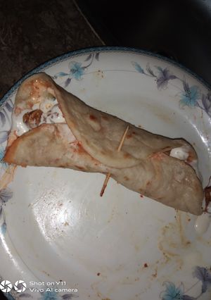 A picture of Chicken showarma.