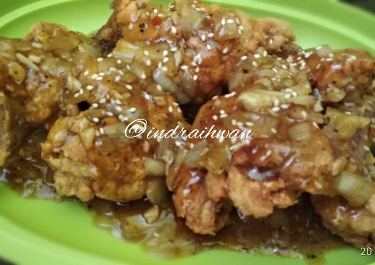 Bagaimana Membuat Crispy Chicken Wings with Blackpaper sauce, Bikin Ngiler