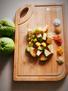 A picture of Spicy Guava Salad (Chatpatit Peru).