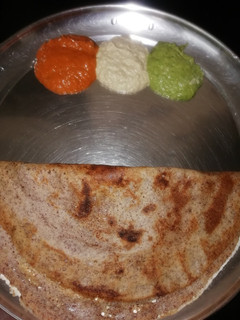 பூங்கார், கருங்குறுவை அரிசி தோசை(poongar,karunguruvai arisi dosai recipe in tamil) செய்முறை முக்கிய புகைப்படம்