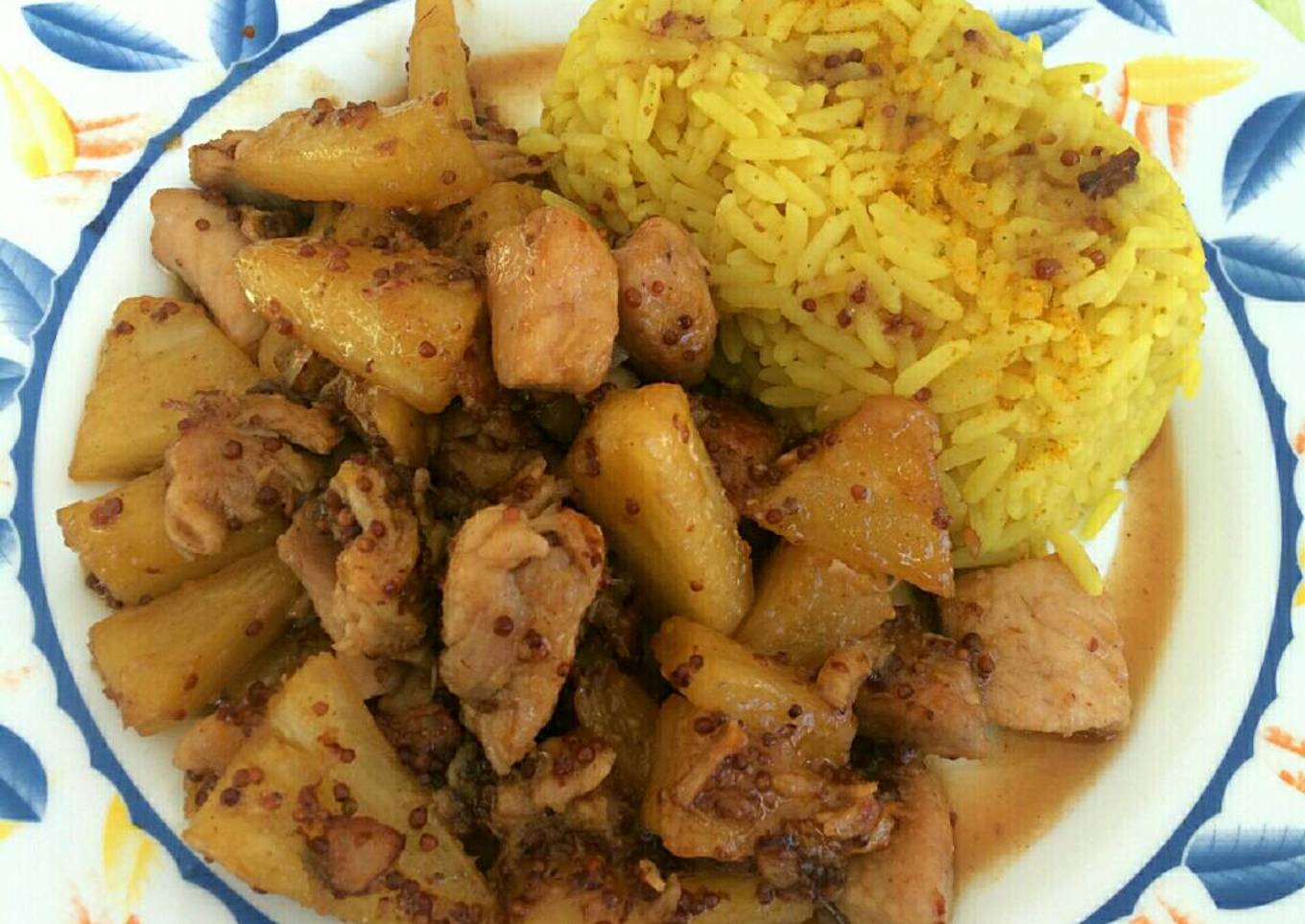 Pollo con piña y salsa de mostaza y miel con arroz al curry