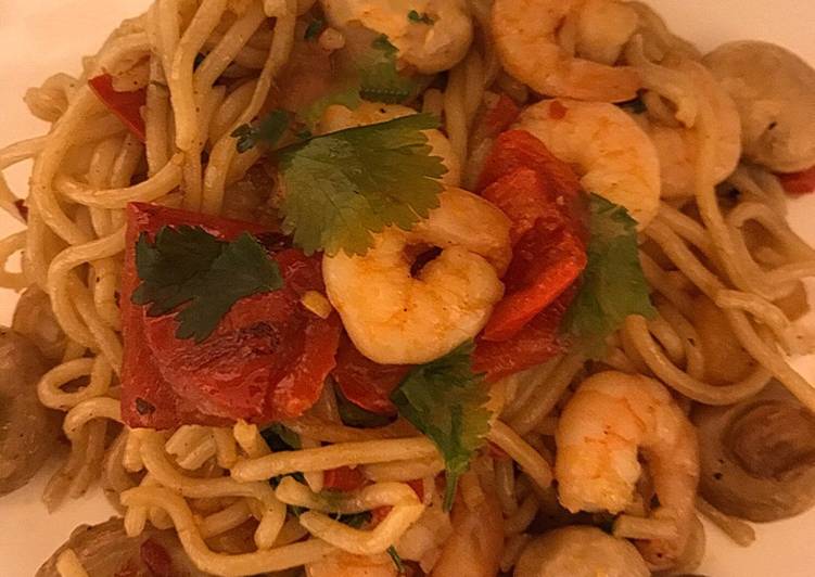 Step-by-Step Guide to Make Quick Prawn & Mushroom Noodles