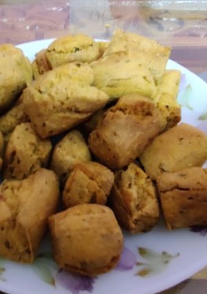 बेसन के गट्टे नमकीन (besan ke gatte namkeen recipe in Hindi) रेसिपी मुख्य फोटो