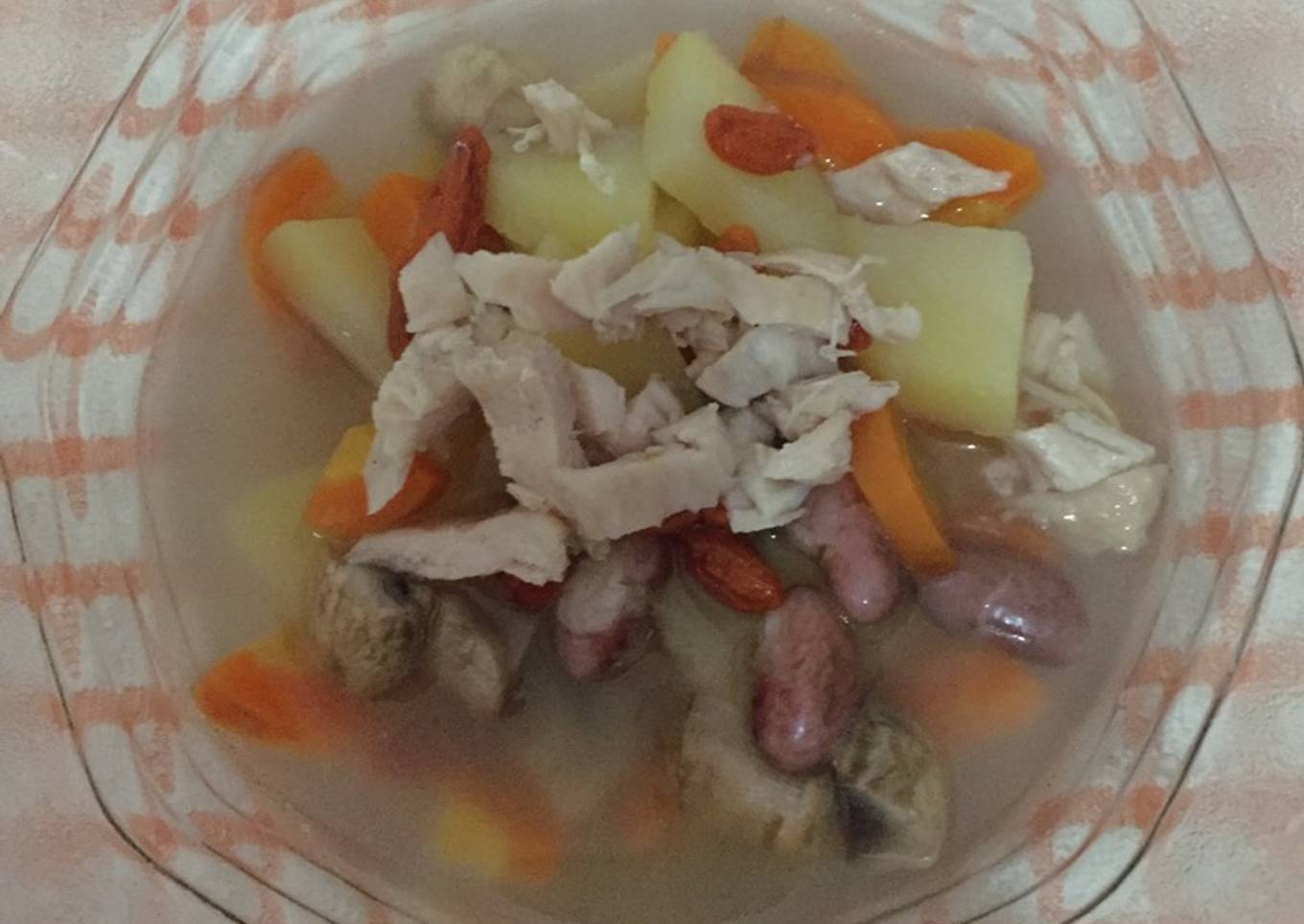 Sop ayam kampung with goji berry