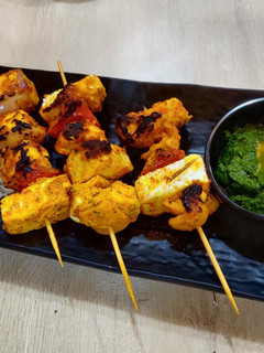 પનીર ટિક્કા(paneer tikka recipe in Gujarati) રેસીપી મુખ્ય ફોટો