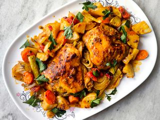 خوراک ران مرغ و سبزیجات در فر (Oven-baked Chicken thigh & Vegetables)