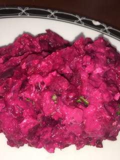 Una foto de Remolacha y papa (ensalada rusa)