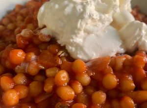 Foto di Fregola al pomodoro con burrata