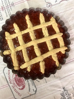Una foto de Pasta frola con dulce de guayaba