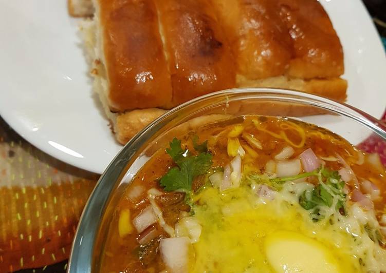 Butter cheese pav bhaji