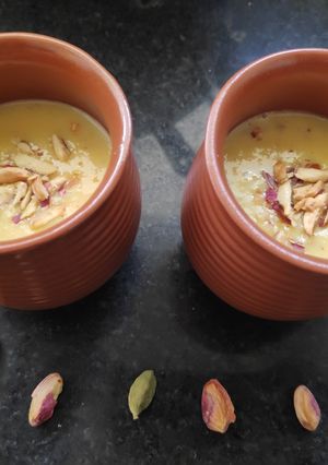 A picture of Matka Malai Kesar Pistachio Kulfi.