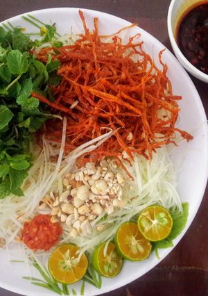 Hình của món Gỏi bò khô.