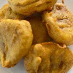 A picture of Khambhati dabda bhajia.